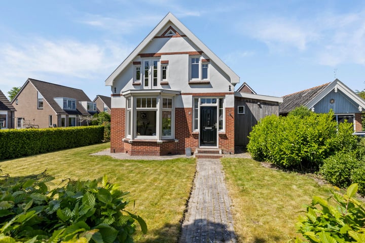 Rijksweg 66 in Jirnsum foto