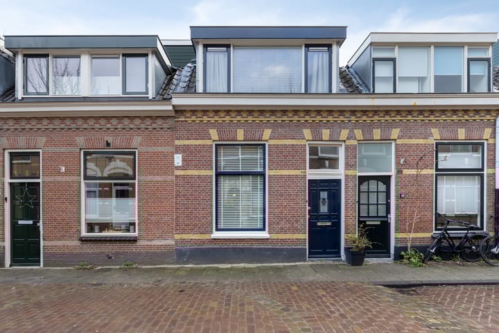 Rijndijkstraat 102 in Leiden foto