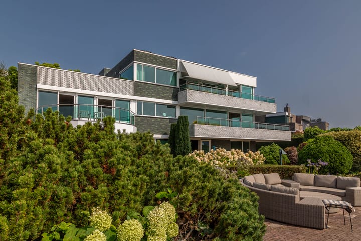 Rijsdijk 8 in Krimpen aan de Lek