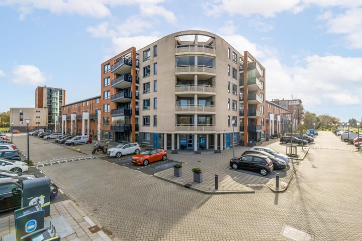 Ringvaart 141 in Schiedam foto