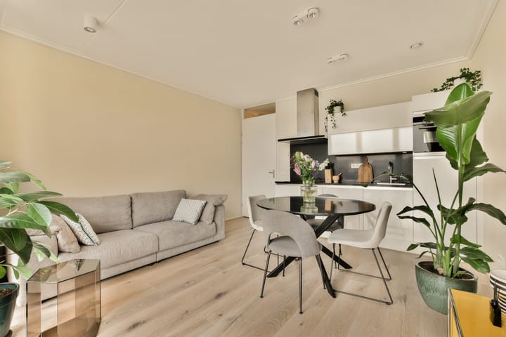 Rinus Michelslaan 129 in Amsterdam foto