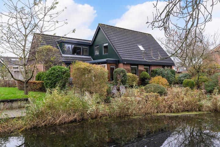 Rixtwei 325 in Leeuwarden foto