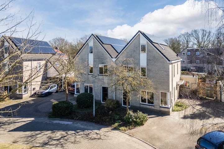 Roggehullen 12 in Assen foto