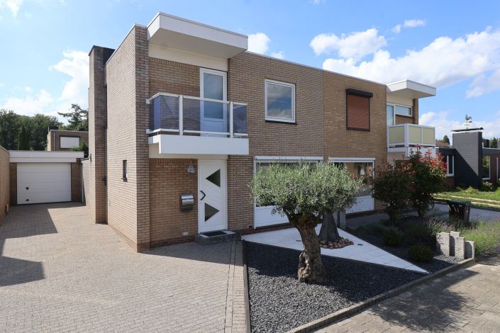 Rothkranslaan 24 in Landgraaf foto