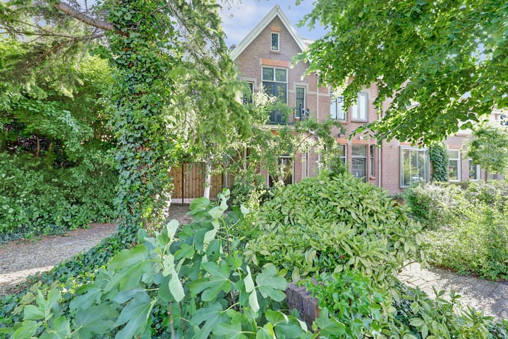 Rotterdamseweg 157 in Zwijndrecht foto