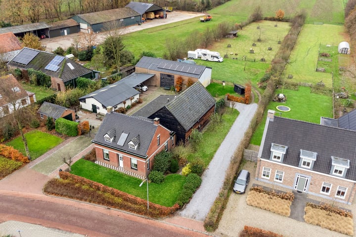 Rozenbloemstraat 61 in Made foto