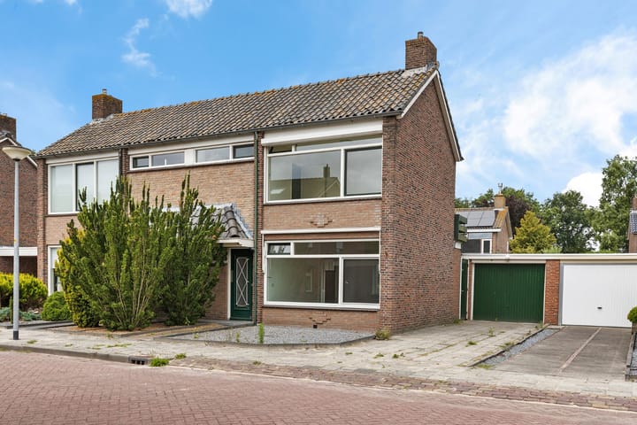 Rozenlaan 8 in Nieuwe Pekela foto