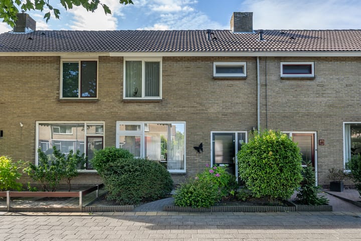 Rubensplein 3 in Middelharnis foto