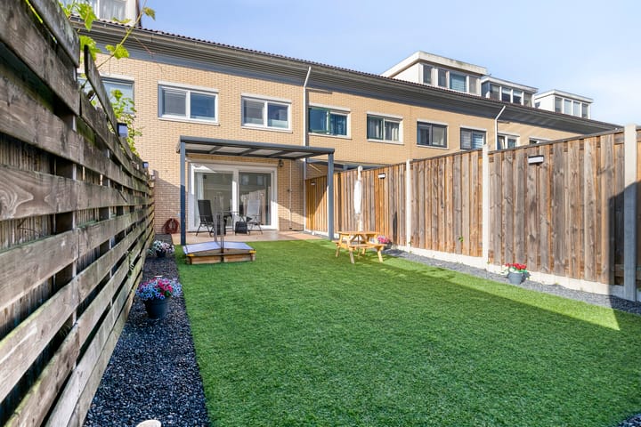 Rudolf Nureyevstraat 97 in Almere foto