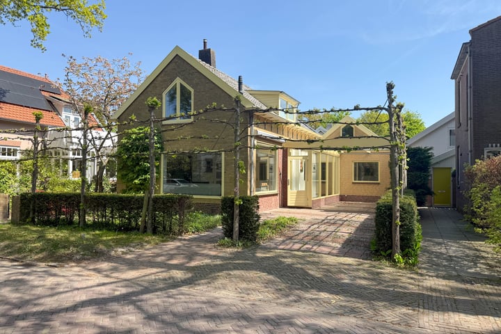 Ruïnelaan 27 in Bergen (NH) foto