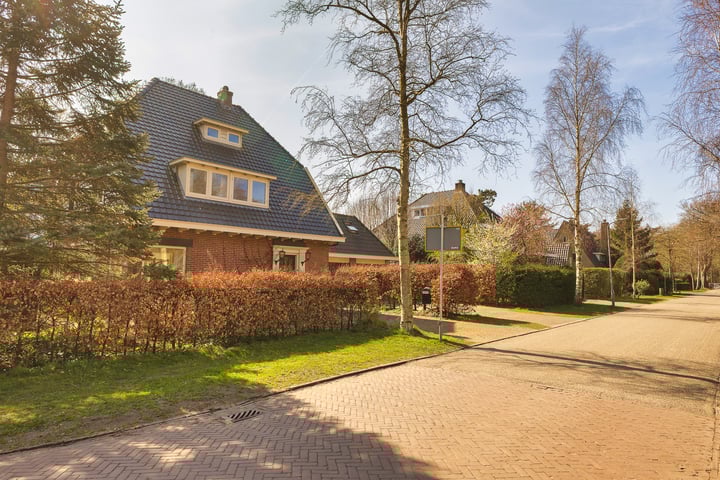 Ruïnelaan 32 in Bergen (NH) foto