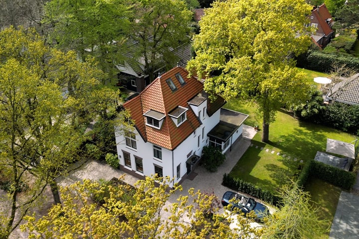 Ruïnelaan 34 in Bergen (NH) foto