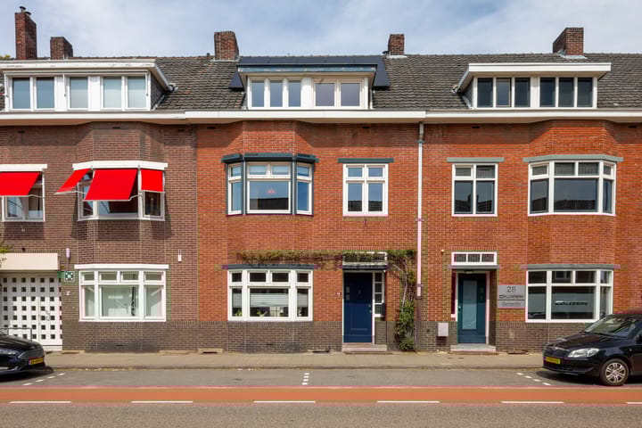 Ruys de Beerenbroucklaan 30 in Heerlen foto