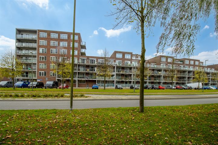 S van Houtenlaan 2 in Schiedam foto