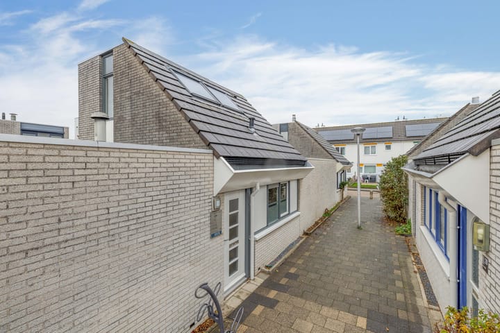 Saarhof 23 in Spijkenisse foto