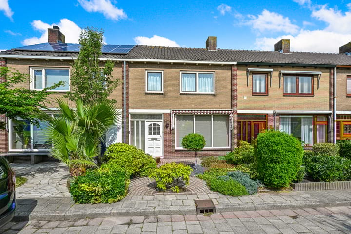 Sambrestraat 4 in Heemskerk foto