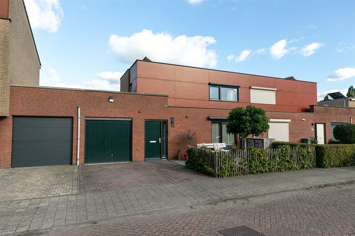 Sara Burgerhartstraat 15 in Oosterhout foto