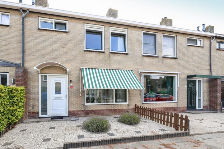 Saturnusstraat 4 in Rockanje foto