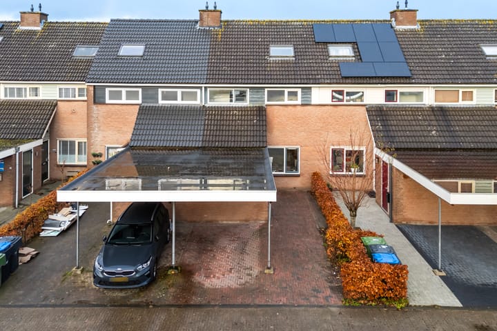 Schatzenburg 25 in Leeuwarden foto