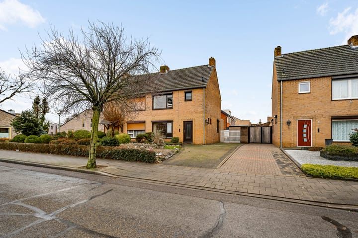 Schepen van Hertefeltstraat 6 in Roermond