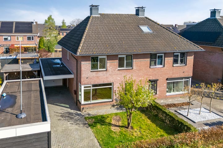 Schotlaan 1 in Hardenberg foto