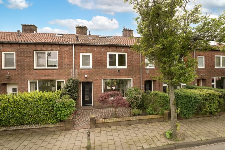 Schoutenburgstraat 32 in Oegstgeest foto