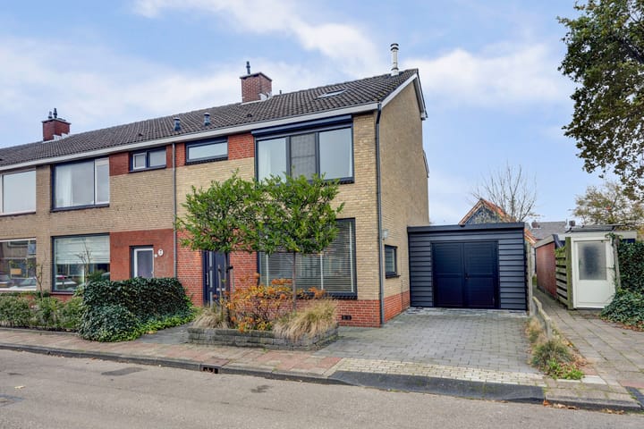 Schoutweg 2 in Oostvoorne foto