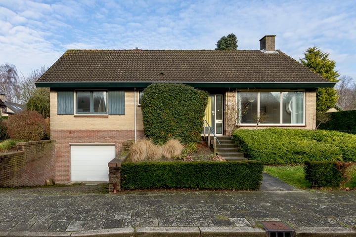 Schubertstraat 12 in Halsteren foto