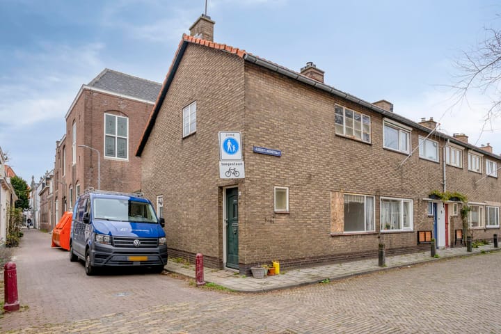 Schuttershofstraat 3 in Middelburg foto