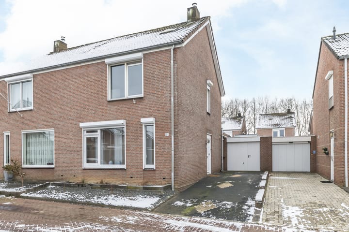 Secretaris Fleischeuerstraat 27 in Oirsbeek foto