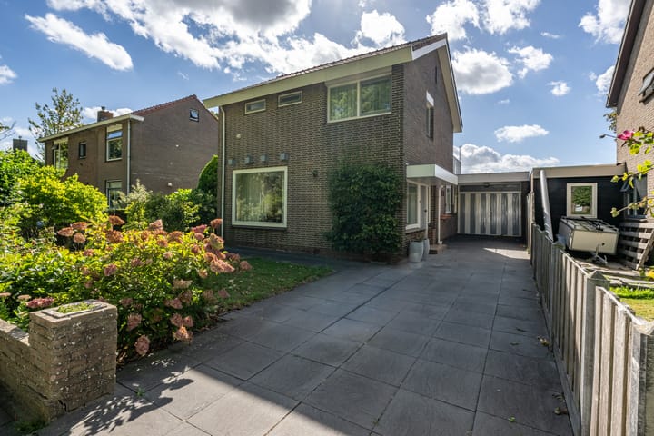 Secretaris Rooijlaan 15 in Dirksland foto