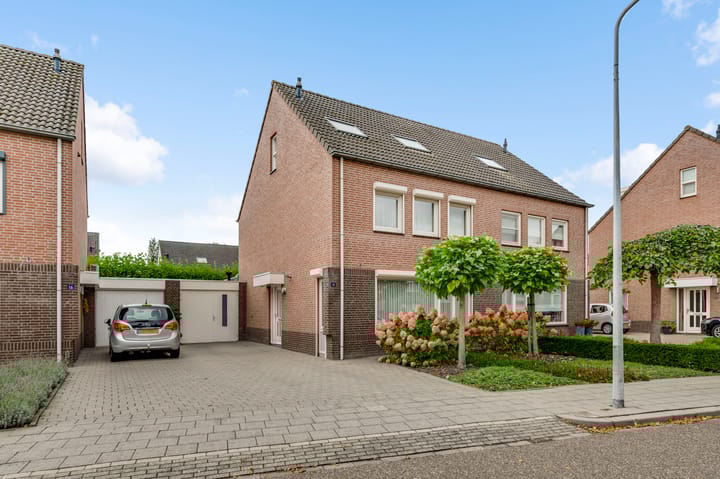Siemkushofstraat 14 in Weert foto