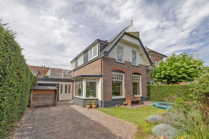 Singel 103 in Bussum foto