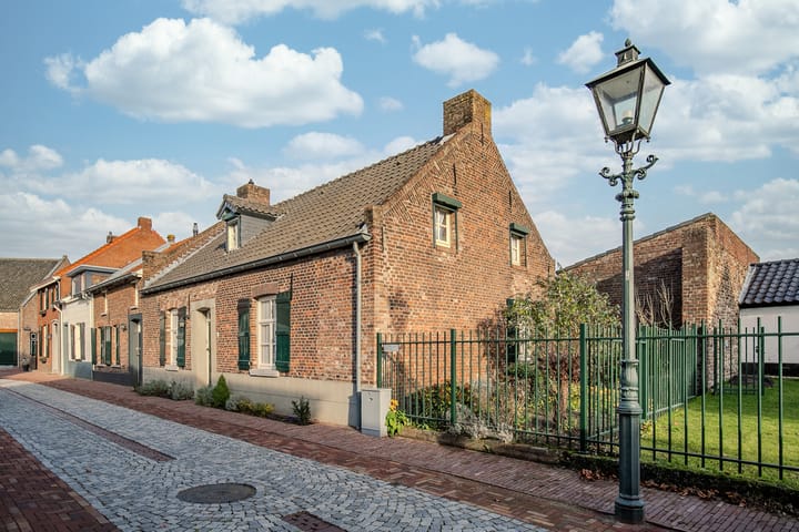 Singelstraat Oost 9 in Stevensweert foto