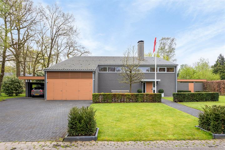 Singravenlaan 12 in Enschede foto