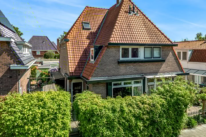 Sint Janslaan 5 in Bussum foto