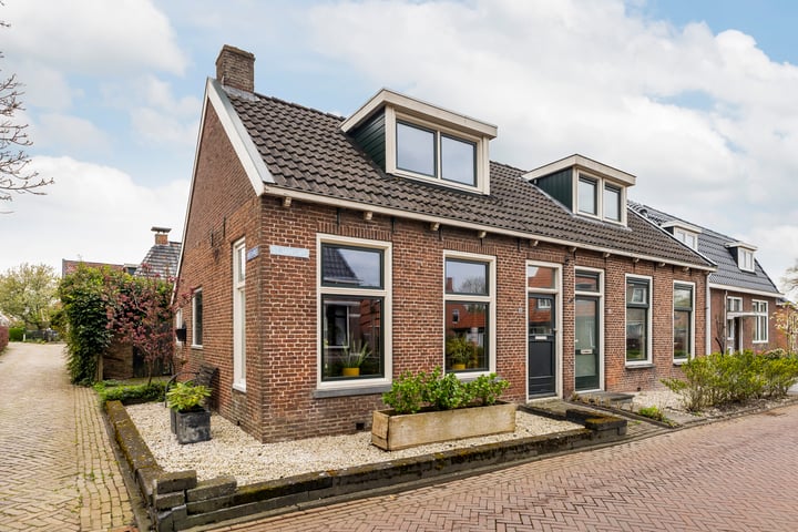 Sint Janswei 68 in Deinum foto