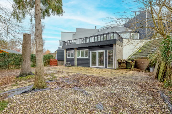 Slakkenveen 325 in Spijkenisse