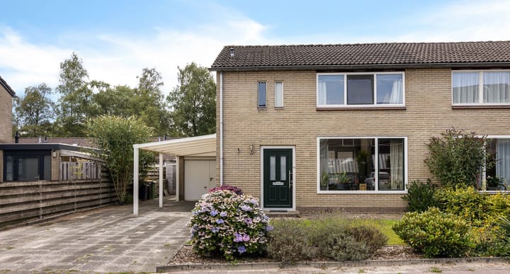 Sleedoornlaan 54 in Zuidlaren foto