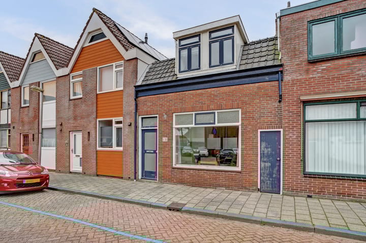 Sluisdijkstraat 131 in Den Helder foto