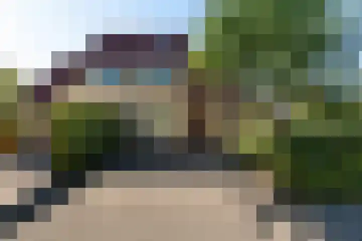 Smaragddreef 3 en Emmen
