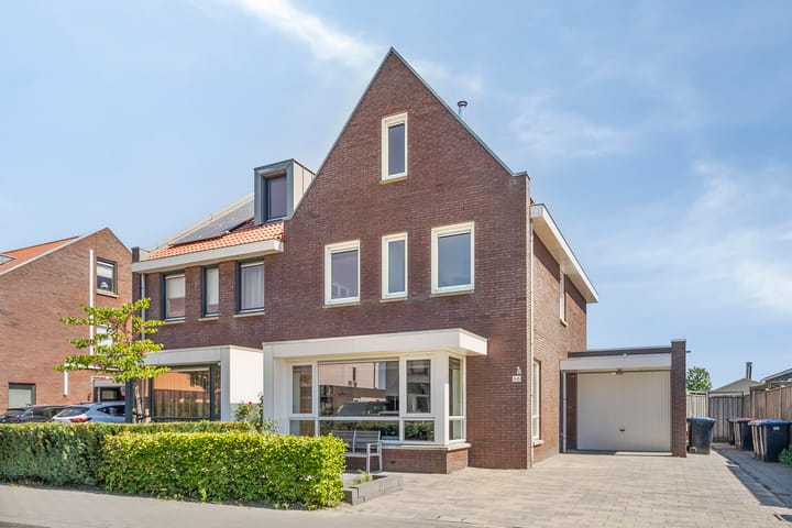 Smederij 66 in Dronten foto