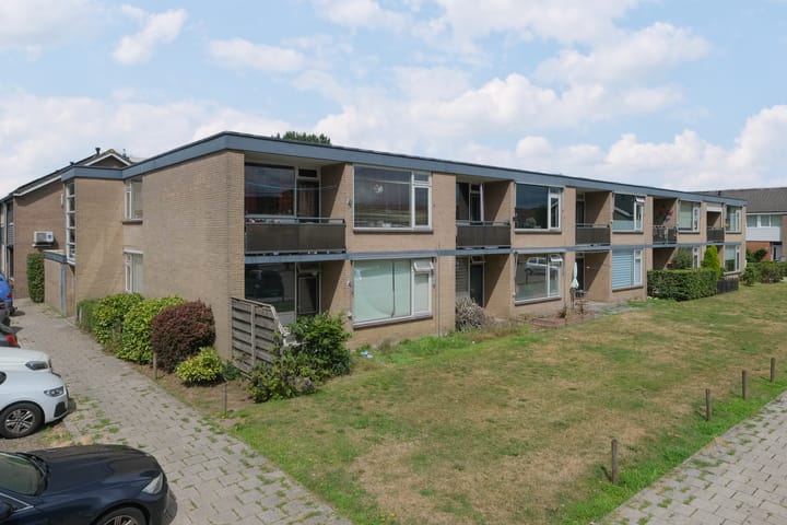 Smetanastraat 15 in Almelo foto