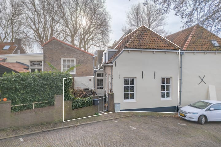 Smidsbolwerk 1 in Middelburg foto