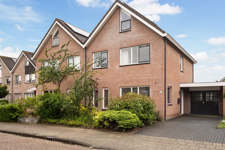 Snellenerf 14 in Dalfsen foto