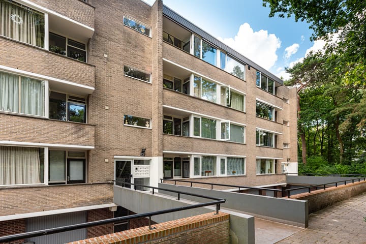 Soestdijkerstraatweg 82-16 in Hilversum foto