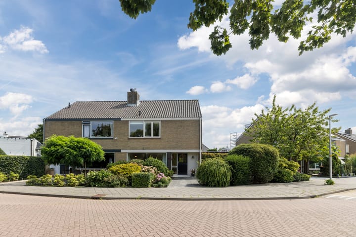 Souburghlaan 14 in Waddinxveen foto