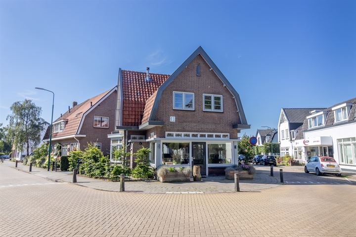 Sparrenlaan 1 in Baarn foto