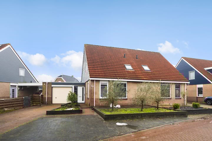 Spoarbuert 3 in Stiens