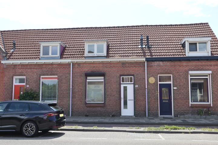 Spoorstraat 196 in Roosendaal foto